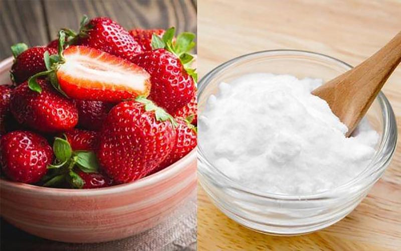 Dâu tây và baking soda là những nguyên liệu có thể loại bỏ các mảng bám và mang lại vẻ trắng sáng cho răng